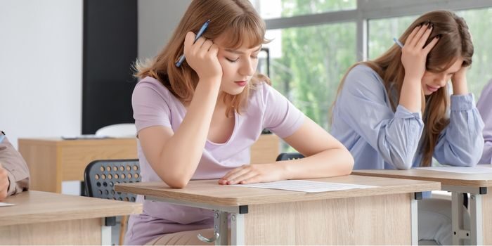 Sinav Kaygisi Neden calismayi ve Performansi Engeller